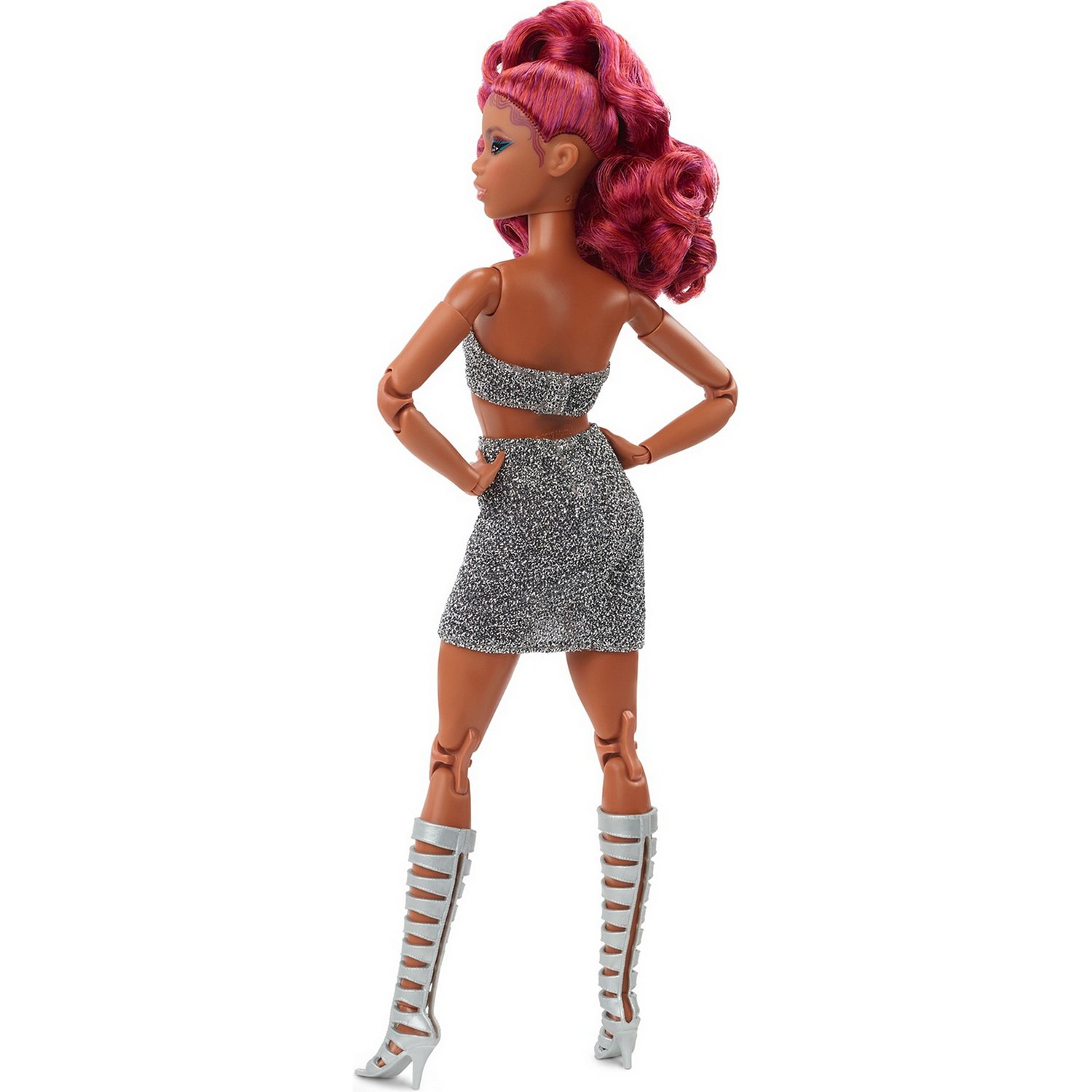 ����� Barbie Looks ���� ������ ����������� � ������� ������� HCB77