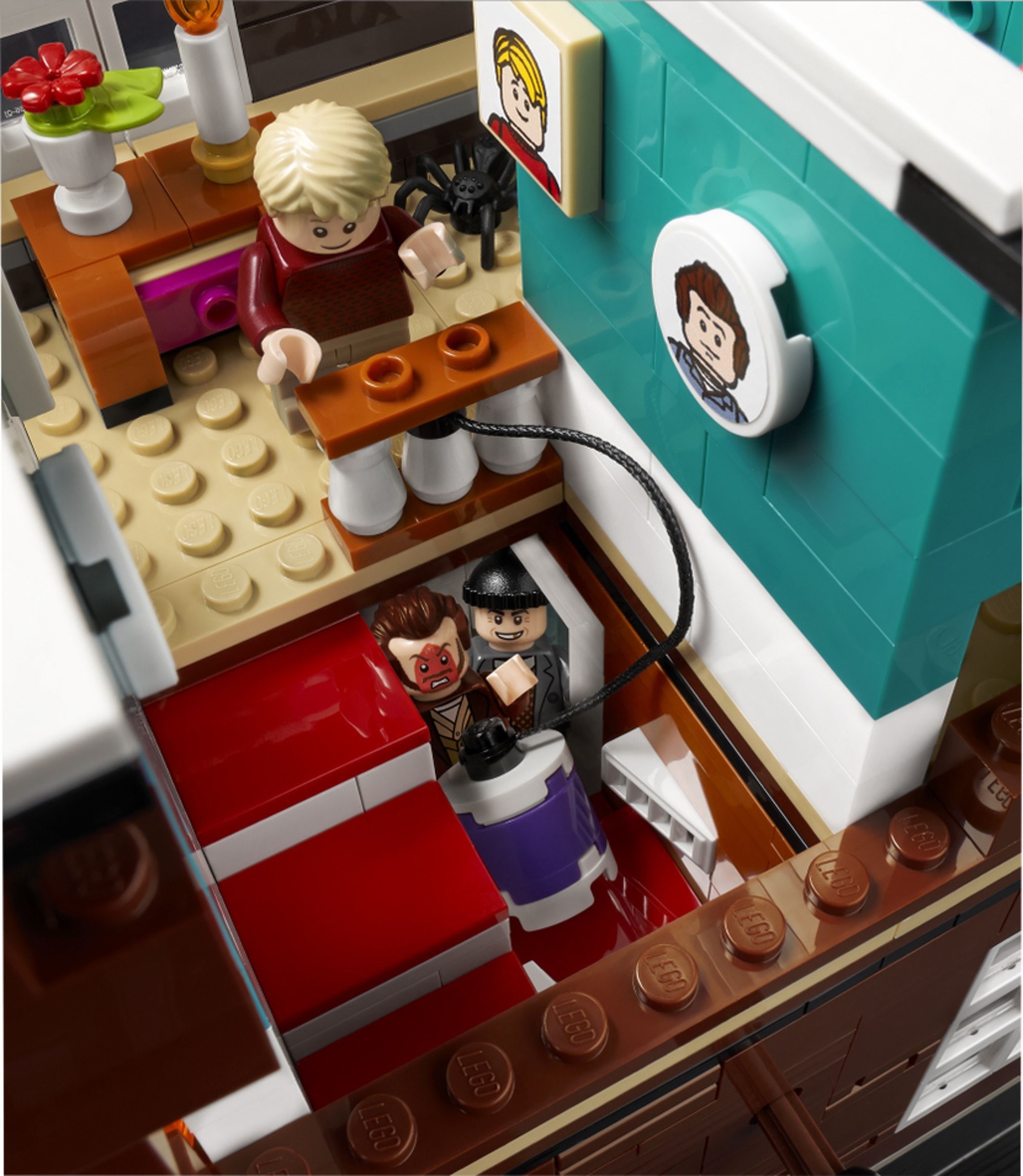 ����������� LEGO 21330 ���� ����