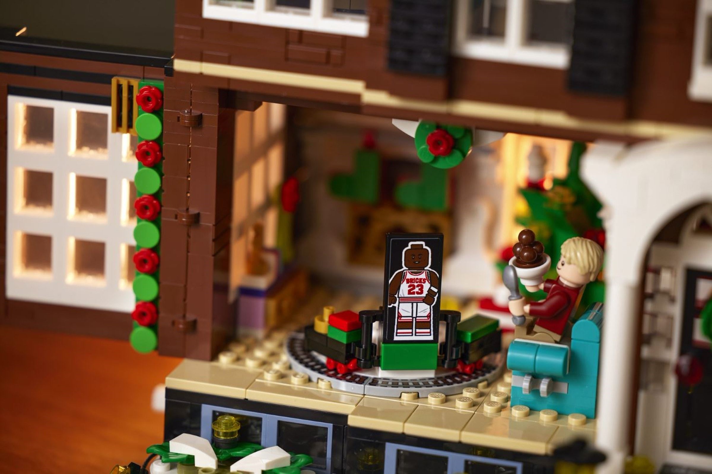 ����������� LEGO 21330 ���� ����
