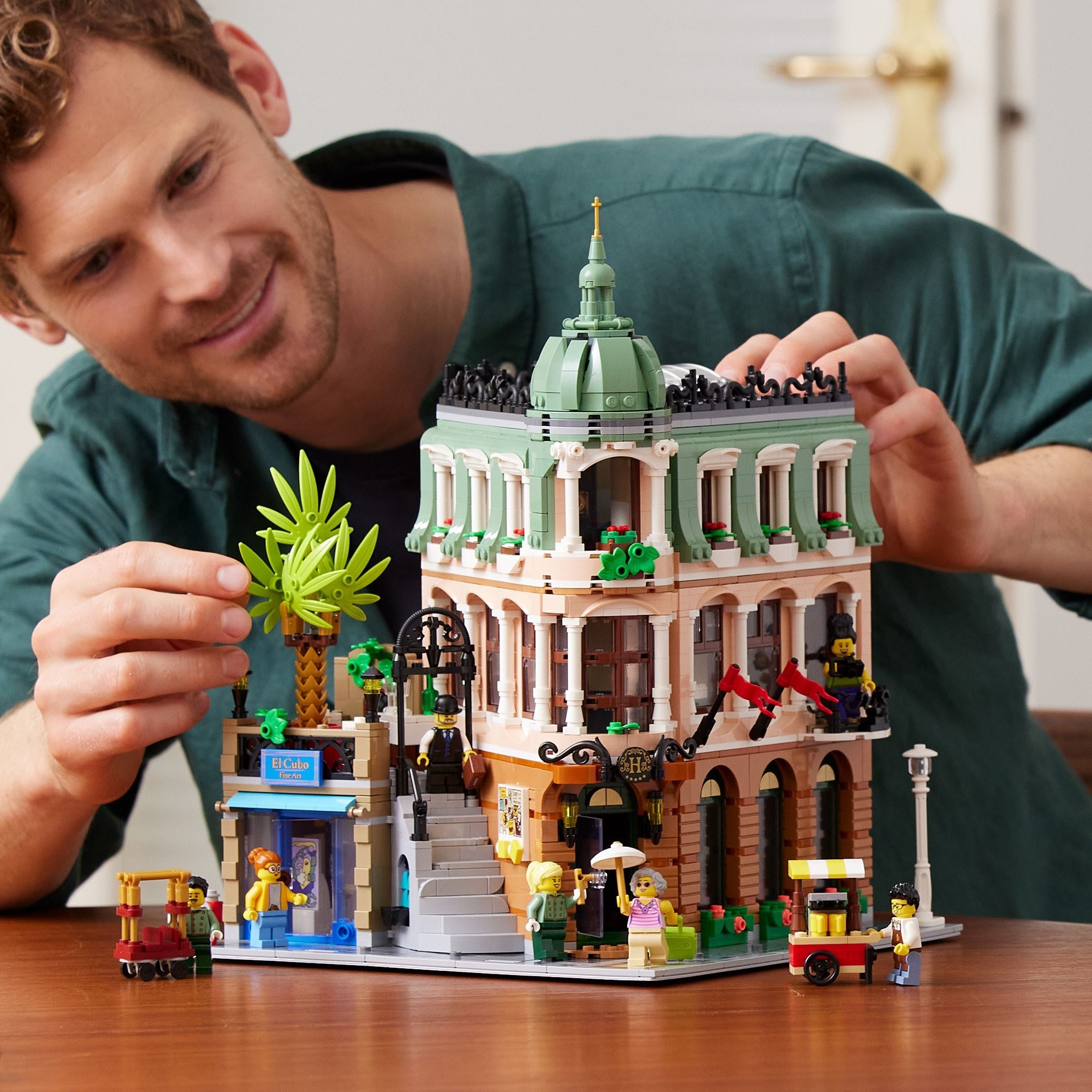����������� LEGO 10297 �����-�����