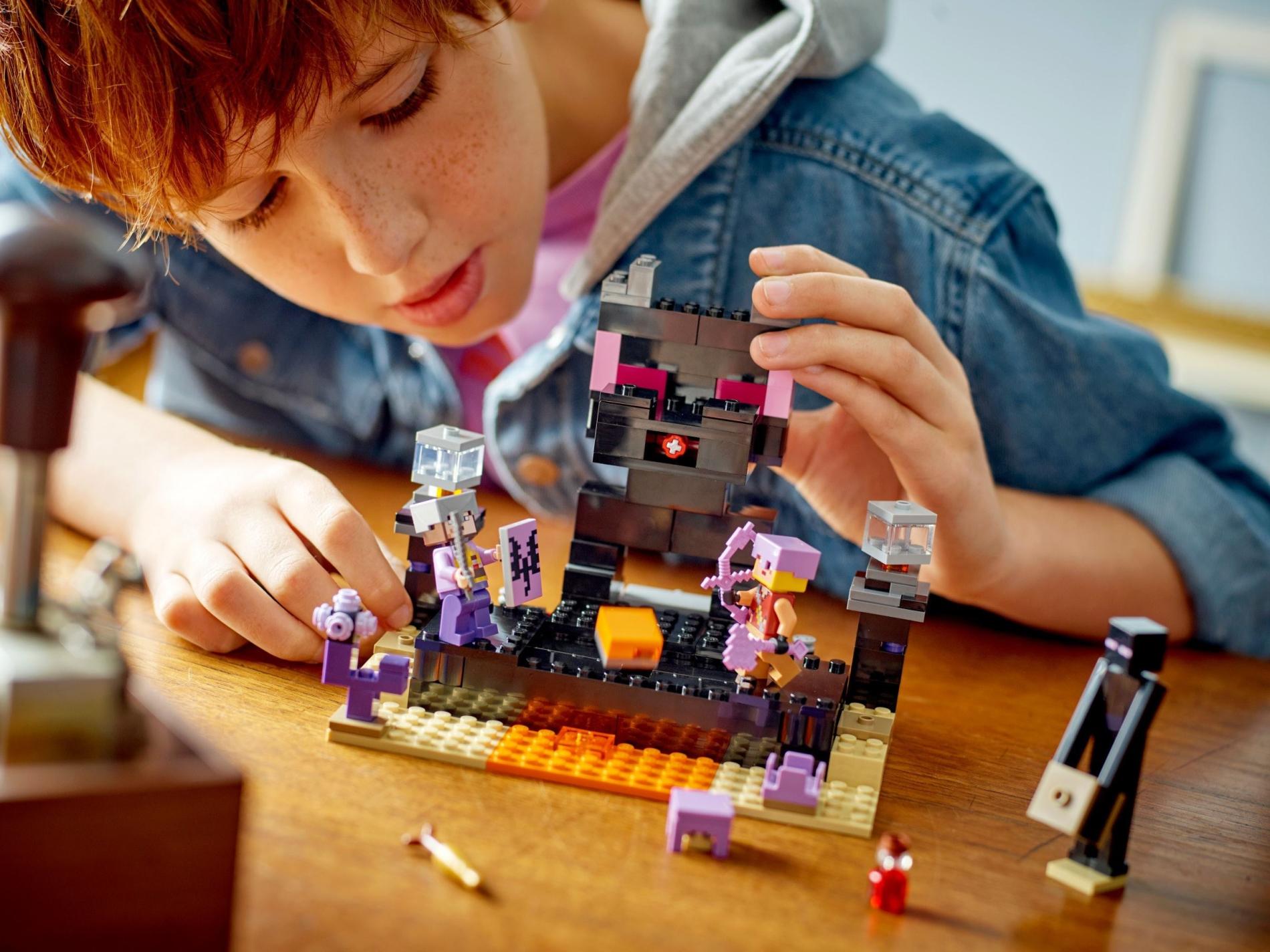 ����������� LEGO 21242 ��������� �����