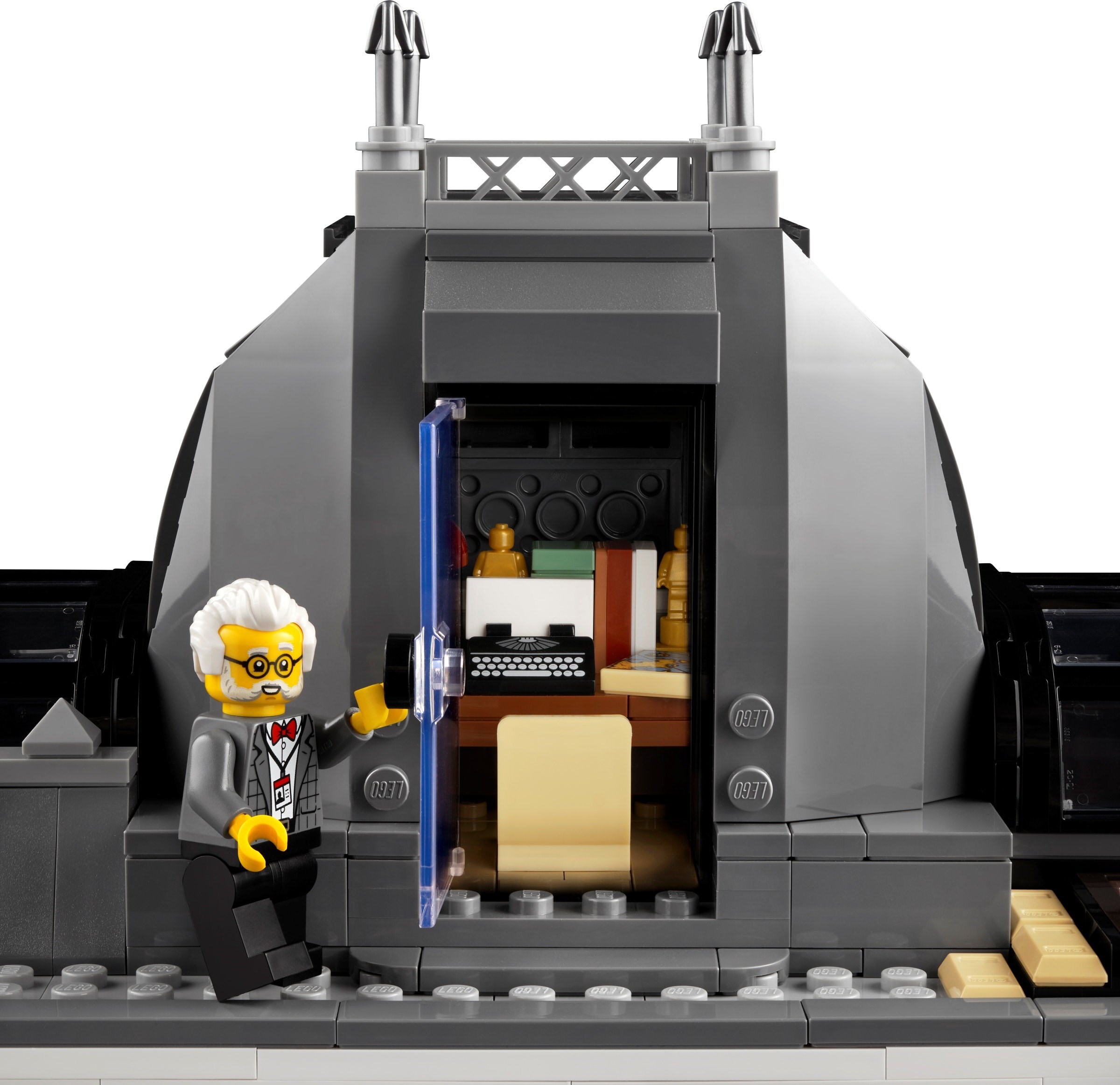 ����������� LEGO 10326 ����� ��������������