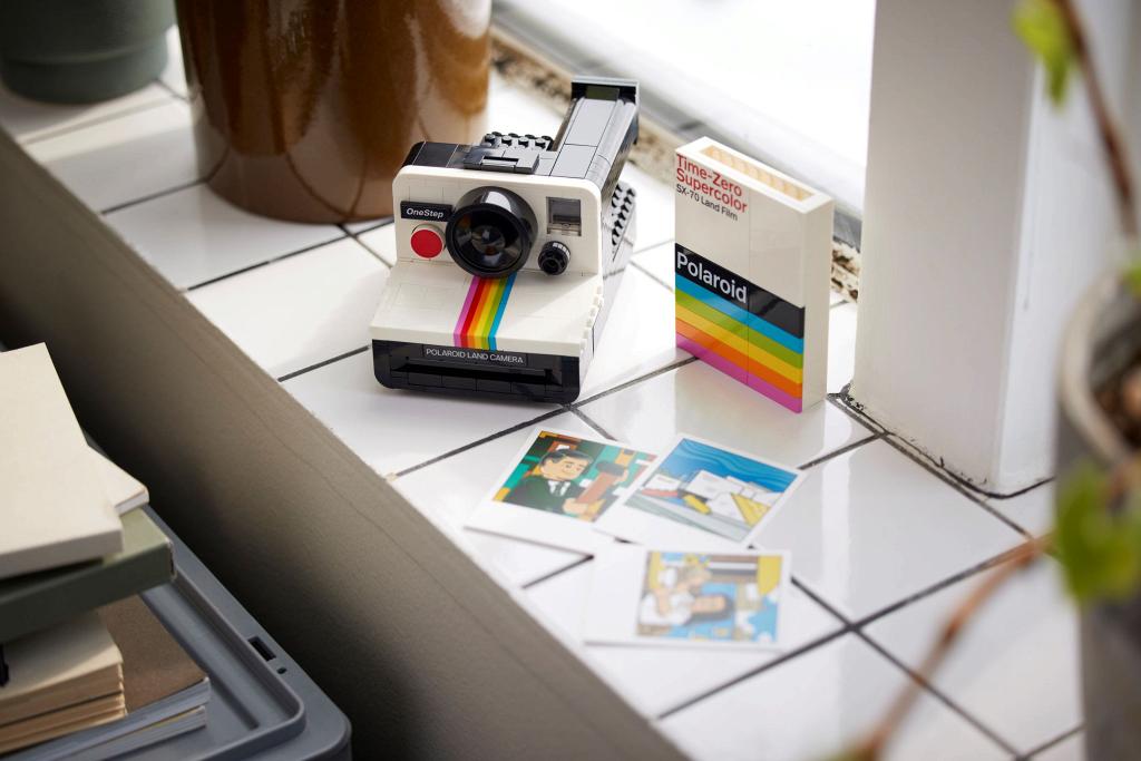 ����������� LEGO 21345 ������ Polaroid OneStep SX-70
