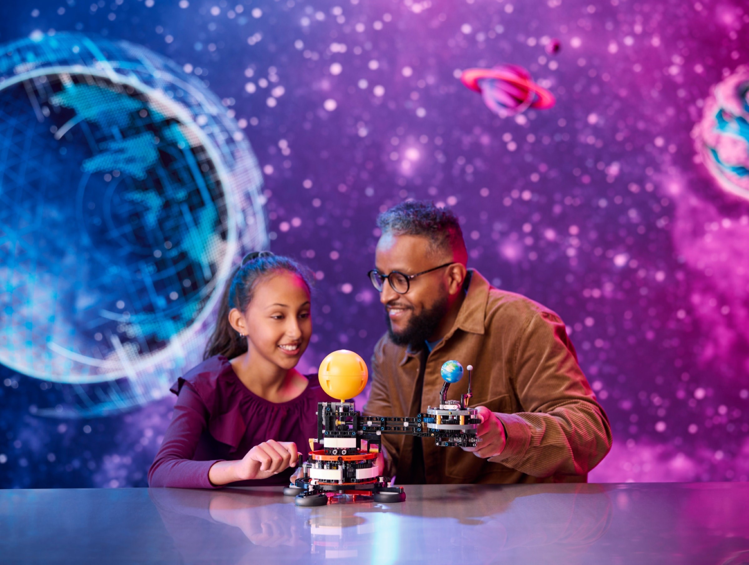 ����������� LEGO 42179 ������� ����� � ���� �� ������