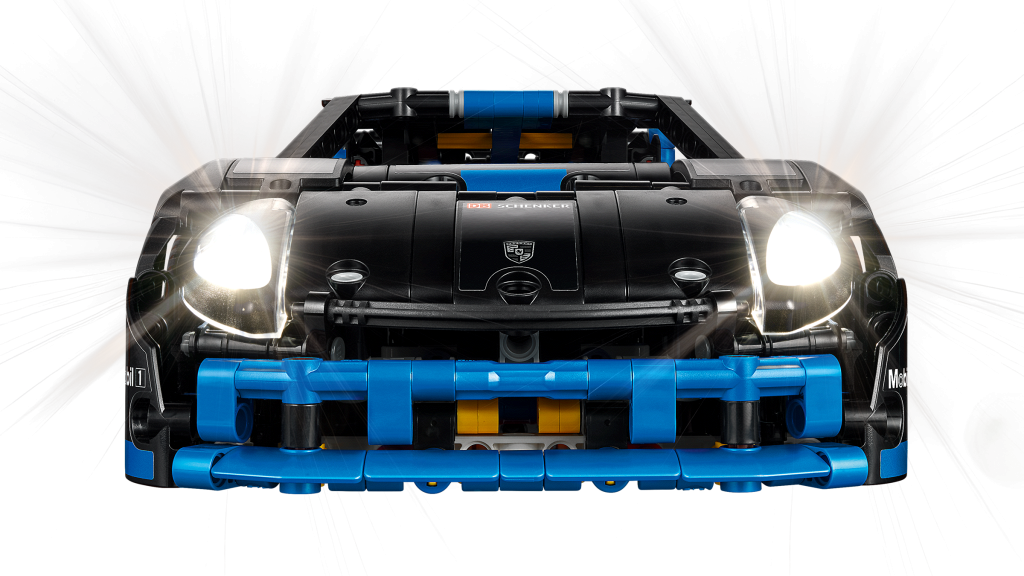 ����������� LEGO 42176 �������� ���������� Porsche GT4 e-Performance