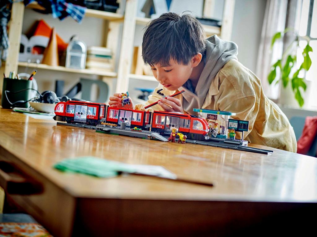 ����������� LEGO 60423 ������� � ������� � ������ ������