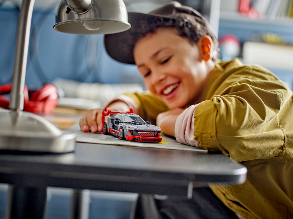 ����������� LEGO 76921 �������� ����������: Audi S1 E-Tron Quattro