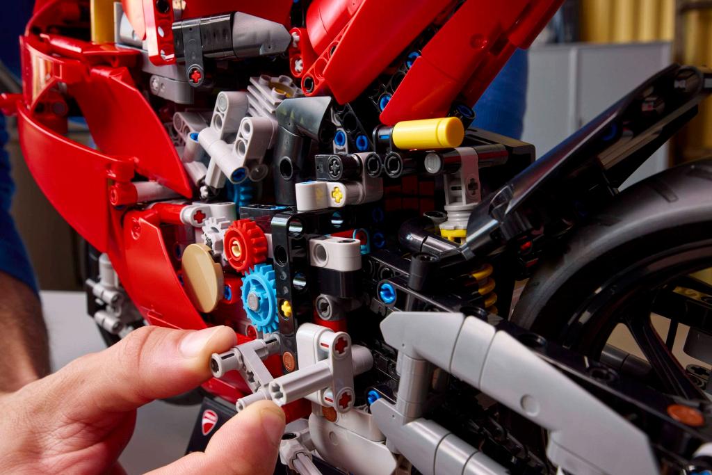 ����������� LEGO 42202 �������� Ducati Panigale V4 S, 1603 ������