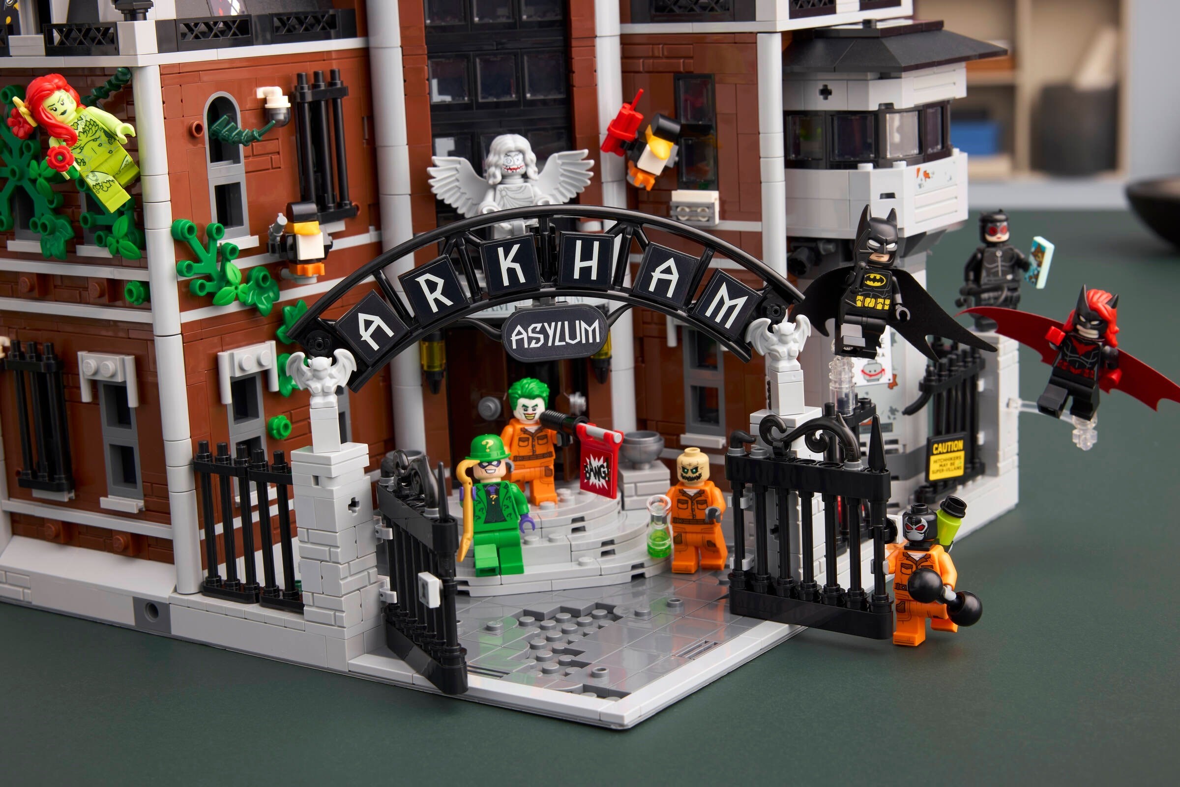 ����������� LEGO 76300 - ���� ��������� ������
