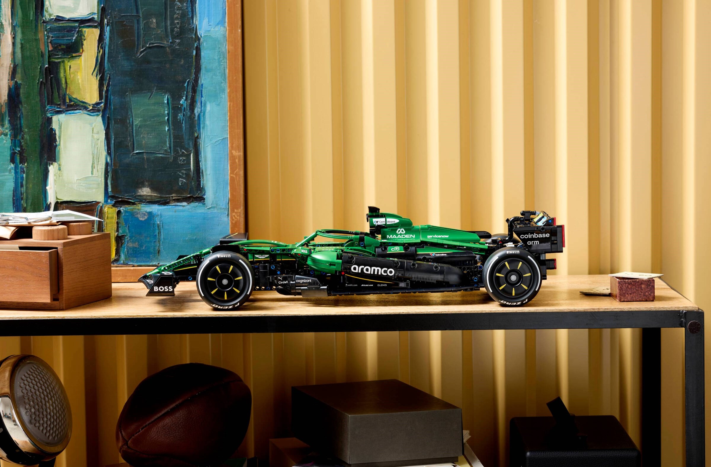 ����������� LEGO 42240 - ���� Aston Martin Saudi Aramco F1 AMR25