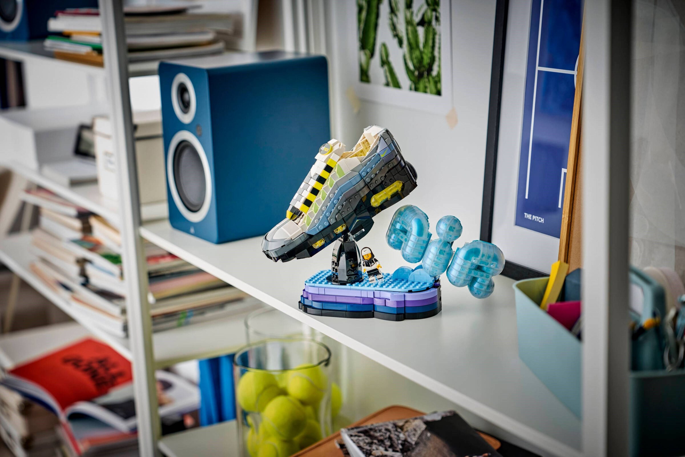 ����������� LEGO Editions 43025 Nike Air Max 95, 1213 �������