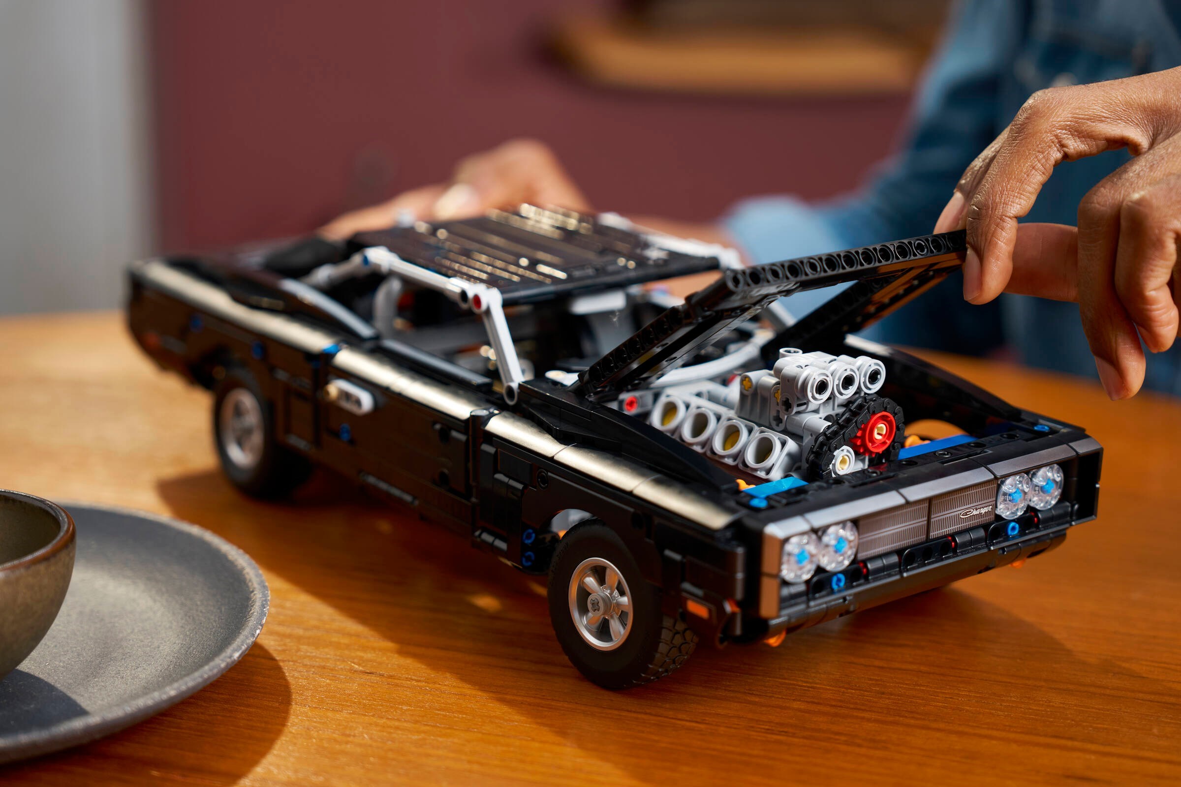 ����������� LEGO 42231 - ���� ������: Dodge Charger R/T �������� �������