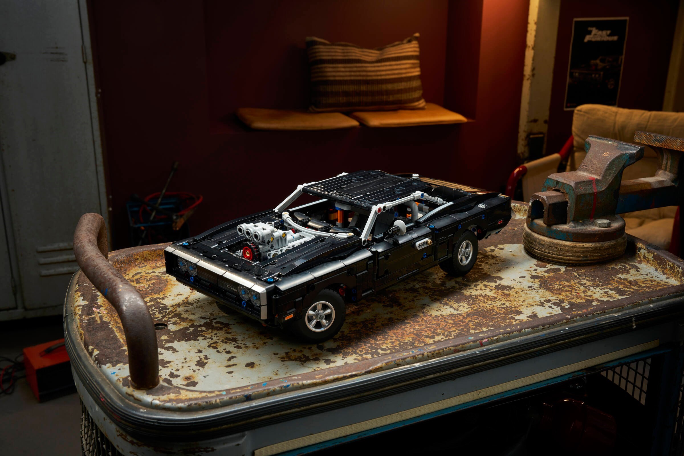 ����������� LEGO 42231 - ���� ������: Dodge Charger R/T �������� �������