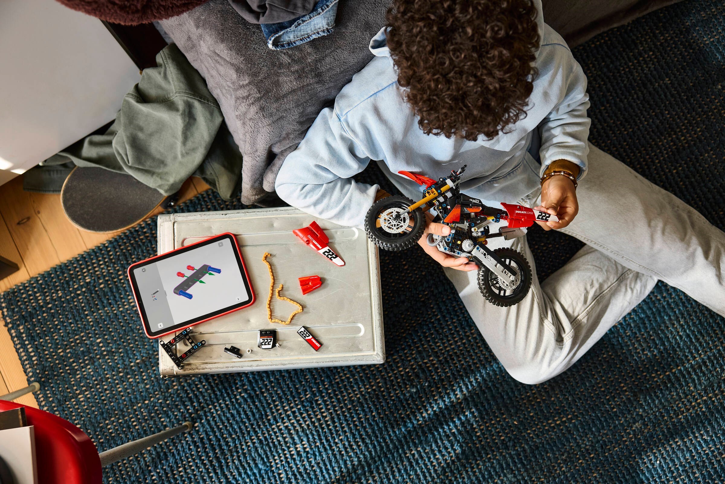 ����������� LEGO 42238 - ���� �������� Ducati Desmo450 MX Factory, 457 �������