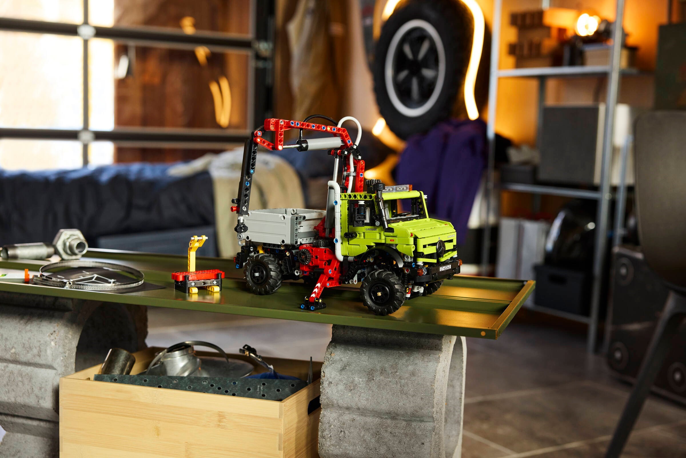 ����������� LEGO 42242 - ���� Mercedes-Benz Unimog U 5023 � ������, 1189 �������
