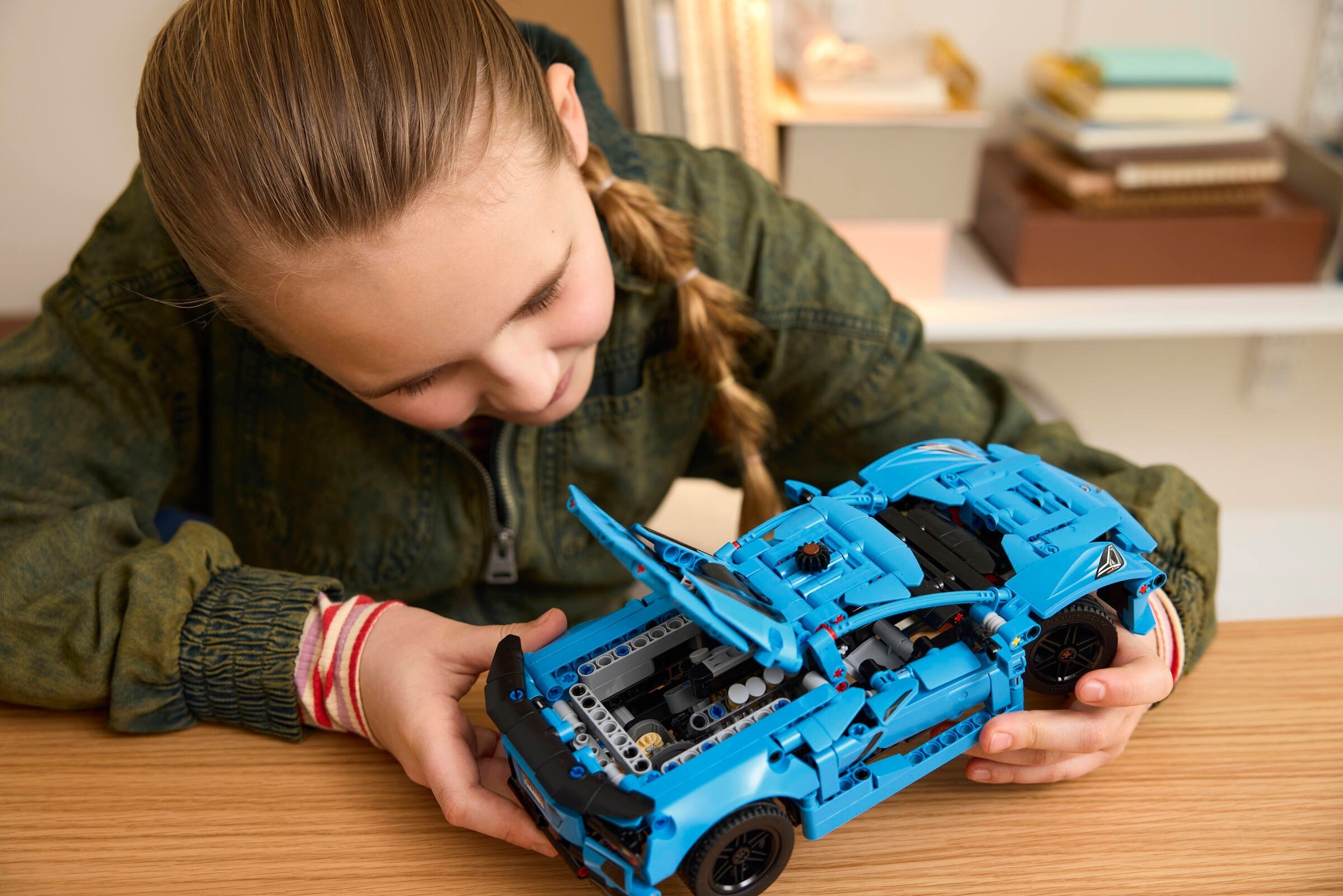 ����������� LEGO 42217 - ���� Chevrolet Corvette Stingray Blue, 732 ������