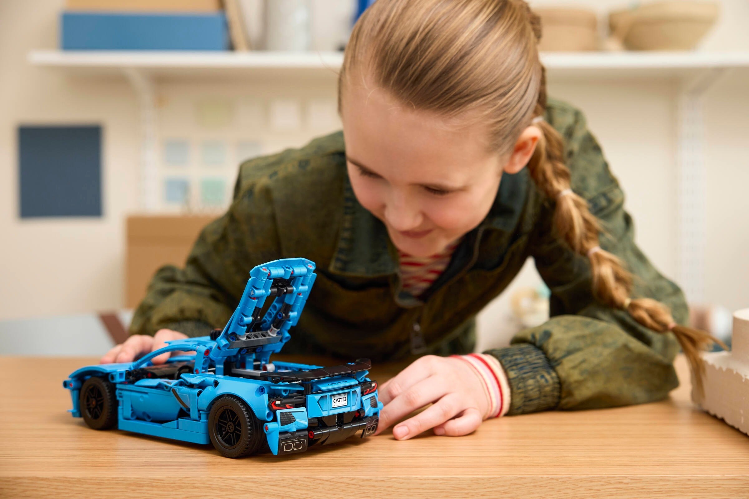 ����������� LEGO 42217 - ���� Chevrolet Corvette Stingray Blue, 732 ������