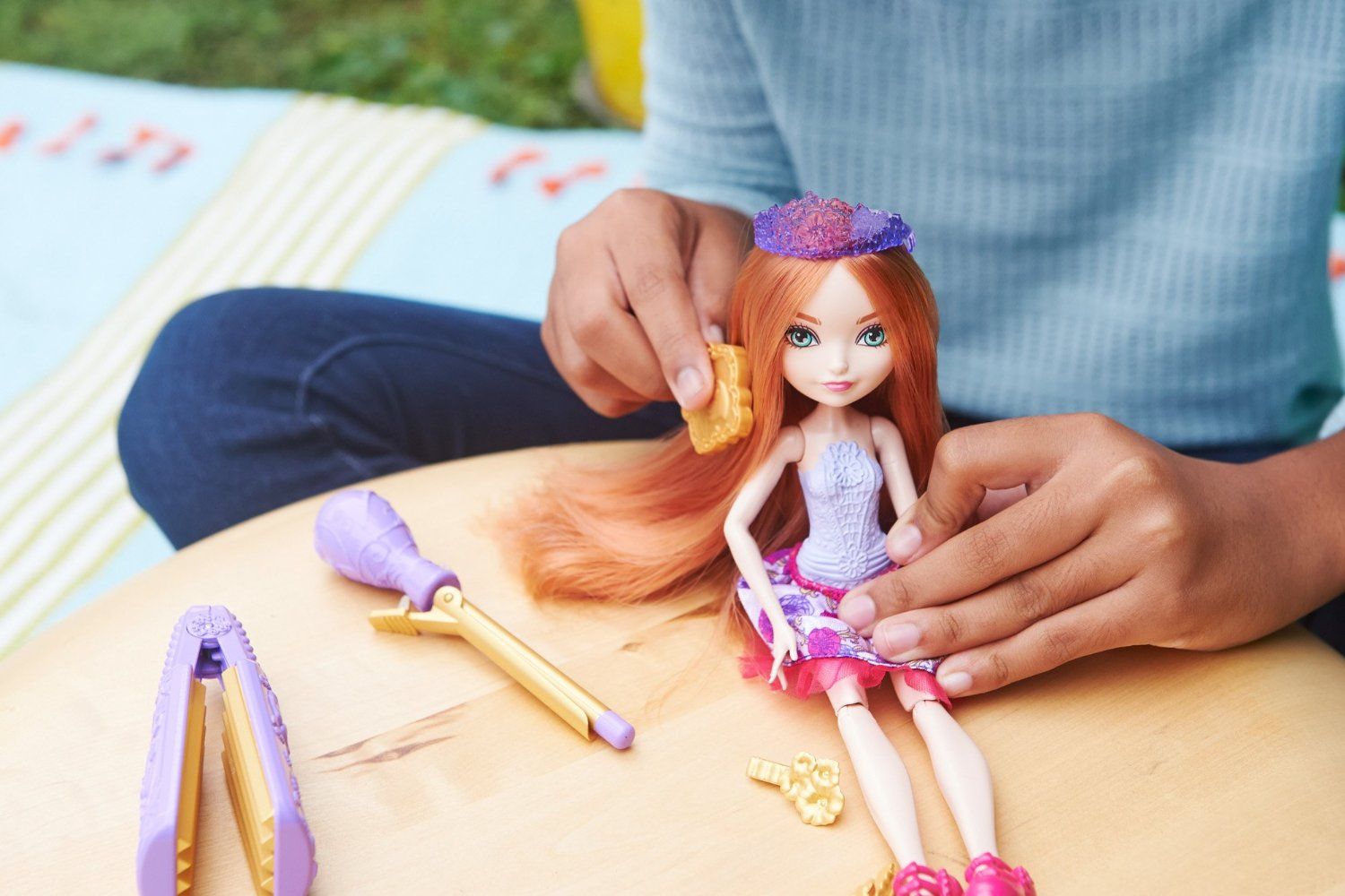 ����� ���� ����� ��� �����  �`���� �������� �������� (Ever Afet High Hairstyling Holly) DNB75 Mattel